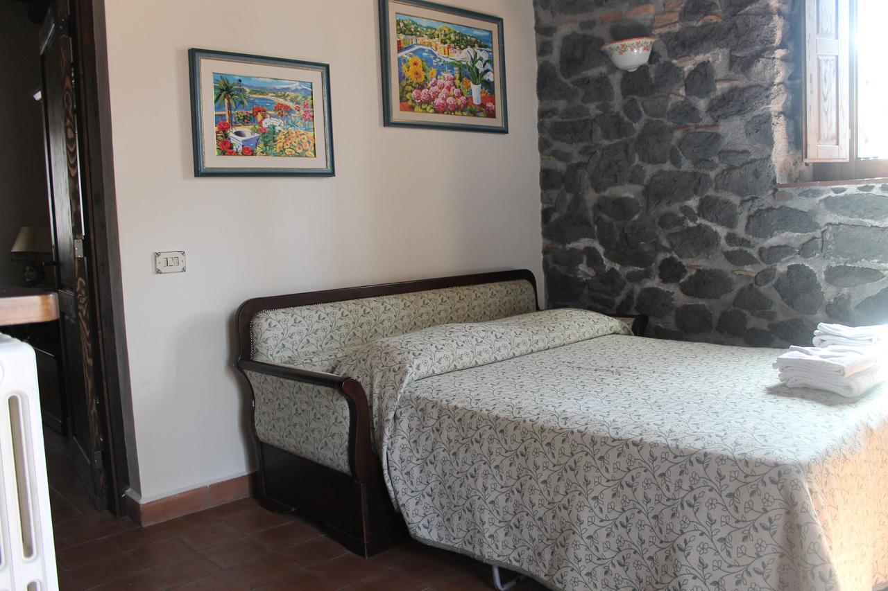 Le Cisterne Dell'Etna Hotel Calcerana-Marina Exterior foto