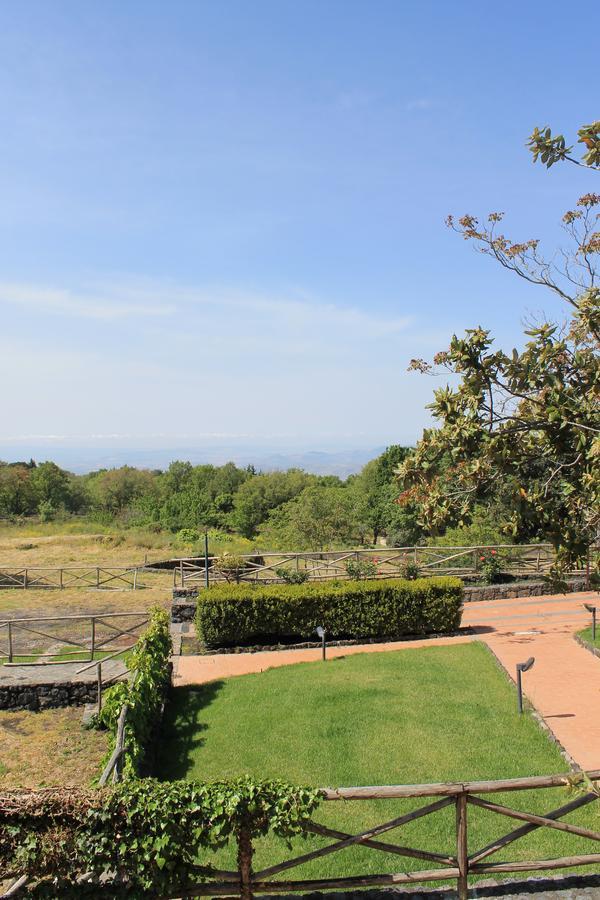 Le Cisterne Dell'Etna Hotel Calcerana-Marina Exterior foto